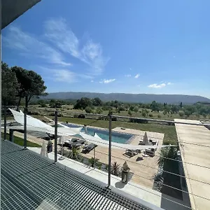 les-pins-du-luberon.fr-provencehotel.com/